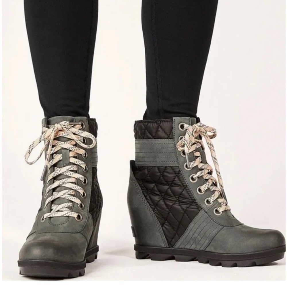 Sorel Lexie Wedge Boots. Size 8